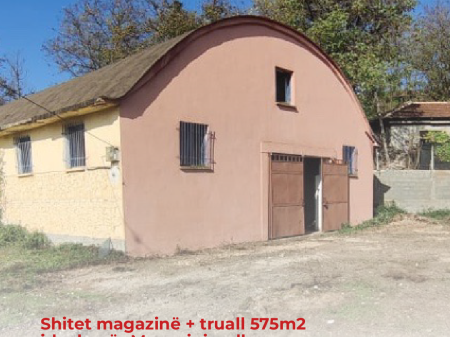 Magazzino in vendita a Qukës