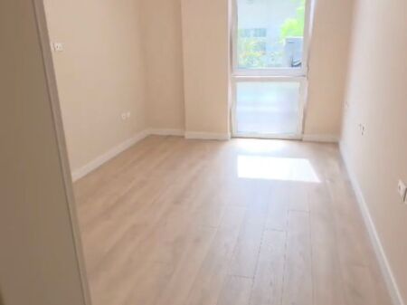 Ambjent me qera perballe Coin