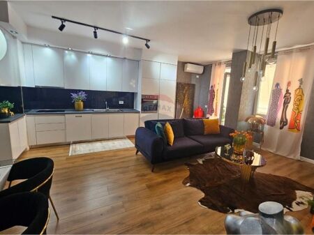 Apartment 1+1 for rent at 21 Dhjetori