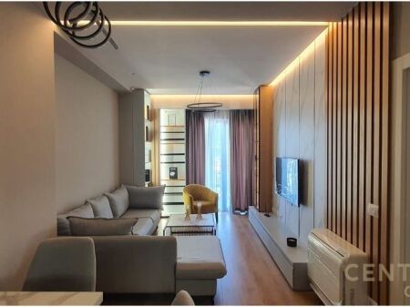 GARDEN BUILDING JAPIM ME QIRA APARTAMENT LUKSOZ 1+1 + POST PARKIMI