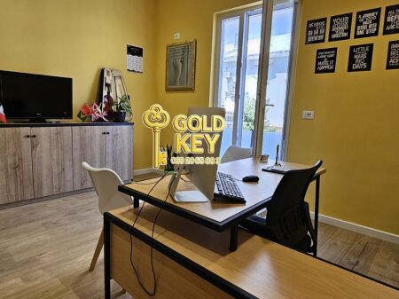 🏢 JEPET ZYRË ME QIRA SIPER ZYRES GOLD KEY QENDER DURRES