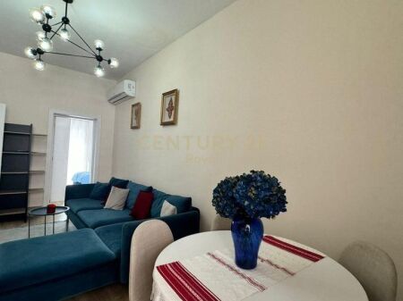 Appartamento 2+1 in affitto in Via Barricade, Tirana - 900€ | 75 m² 900 € /Mese