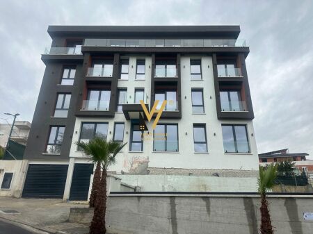 VENDITA EDIFICIO COMMERCIALE 1.100 M2 A KODRA E DIELLIT 2.500.000 EURO