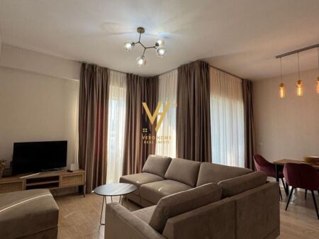 JEPET APARTAMENT 2+1+2+BLK ME QIRA TE RRUGA E KOSOVAREVE 1.500 EURO