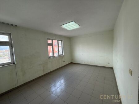 JEPET ME QIRA ZYRE 6+1 NE SELITE