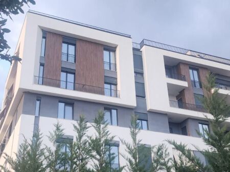 Apartament në shitje 2+1 me ballkon – Rezidenca Relux, Shkozë