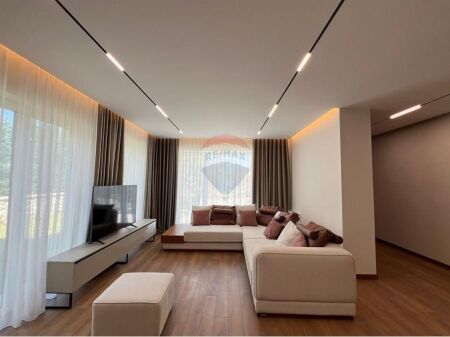 Vilë - Për Qira - Vilat Forest, Tiranë