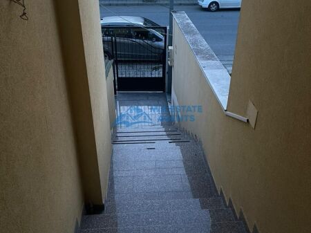 Ambient biznesi me qera – Spitallë, Durrës