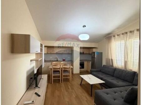 Apartament me qira 2+1