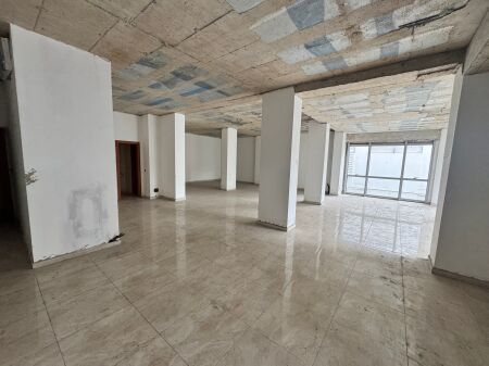 🏢 LOCALE COMMERCIALE (UFFICIO) IN AFFITTO – VICINO AL BLOK