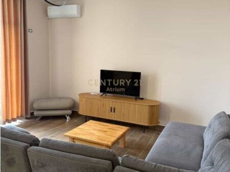 JEPET ME QIRA APARTAMENT 2+1 TEK SHKOLLA E BASHKUAR! 650 € /Muaj
