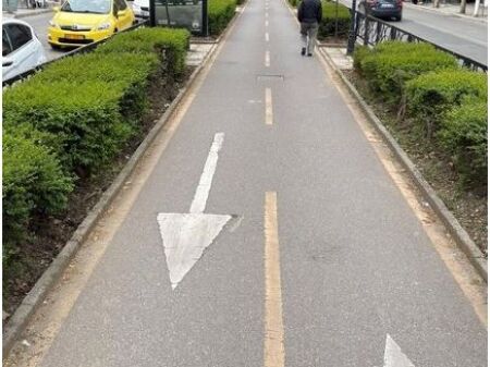 SHITET ZYRE BUZE RRUGES SE KAVAJES!