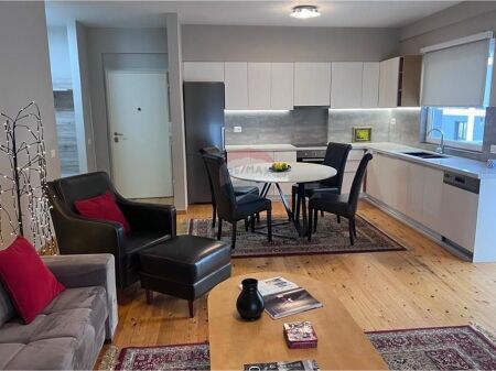 Penthouse me qira tek Kopshti Zoologjik