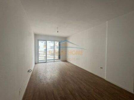 Shitet ,Apartament 1+1, Kompleksi E-88, Rruga Dritan Hoxha