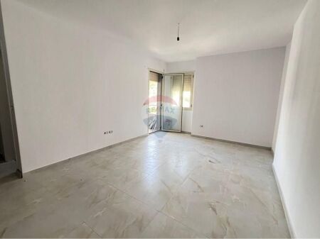 🏡 Garsoniere – Për Shitje | Lungomare, Vlorë