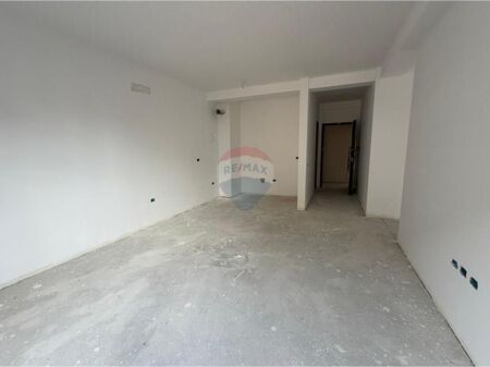 Appartamento 2+1 vicino a Kryegjyshata via Ali Demi!