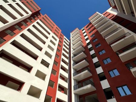 📌 Vendesi in vendita Appartamento 2+1 – Complesso Mirabella, Xhamllik 📍