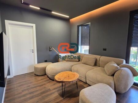 Shitet Penthouse Tek Tregu Elektrik 2+1 Me Pamje Spektakolare!