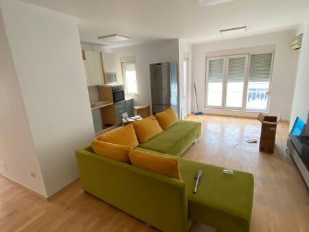 OFFICE FOR RENT 123 M2 FORMER PARK 65,000 LEKE FH-66657