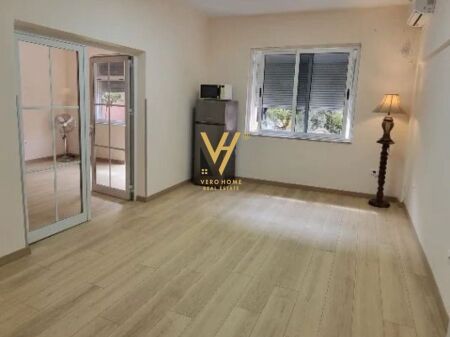 JEPET AMBIENT BIZNESI 50 M2 ME QIRA TE MINE PEZA 850 EURO