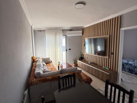 SHITET APARTAMENT 2+1 PRANE UJSJELLESIT, DURRES