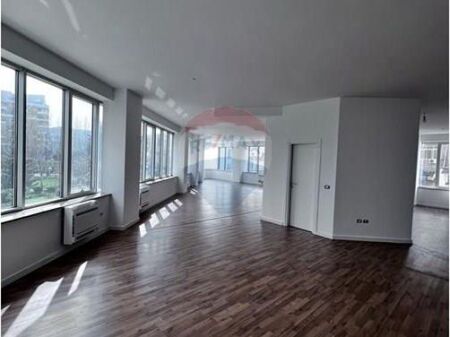 Ufficio - In Affitto - Blocco 1 Maggio, Tirana