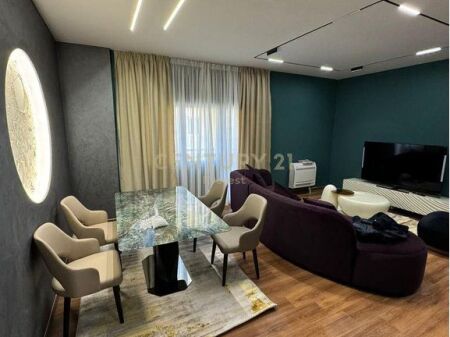 RESIDENCA LAKE LAND, JAPIM ME QIRA APARTAMENT 1+1+POST PARKIMI