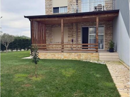 Apartament 2+1me Oborr 266 m2 për Shitje në Gjirin e Lalzit, Durrës !