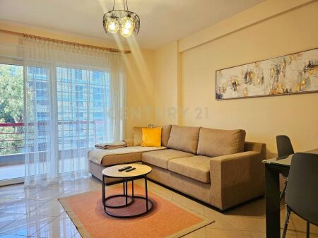 Apartment 2+1+2+Parking Space at Dry Lake