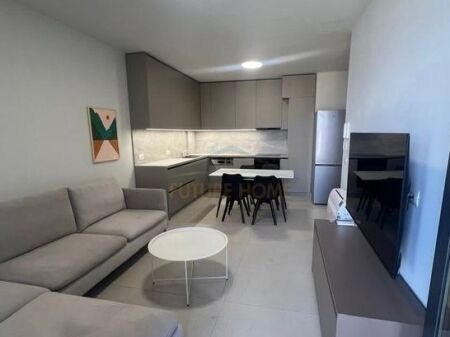 Affitto, Appartamento 1+1+Posto Auto, Ex Dogana, Tirana.