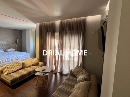 Garsoniere me qera + post parkimi