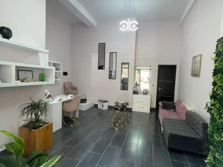 🏬 NEGOZIO IN VENDITA – ASTIR