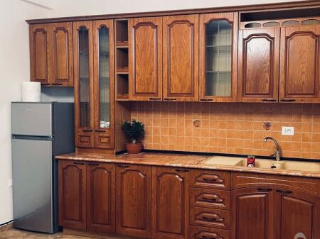 Shitet apartament 1+1 në Don Bosko!!!