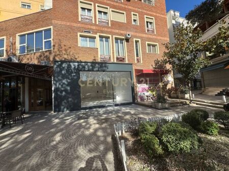 PRANE DELIORGJIT, SHESIM AMBIENT KOMERCIAL