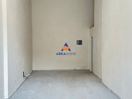 BUSINESS PREMISES FOR RENT 30M2 "PAZARI I RI" 100,000 LEKE