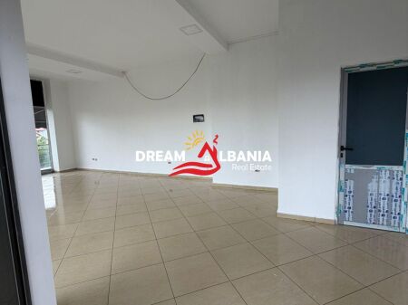 Negozio in vendita in via Kastriotet a Kamëz (ID 4171620)