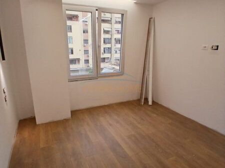 Shitet Apartament 1+1, 21 Dhjetori
