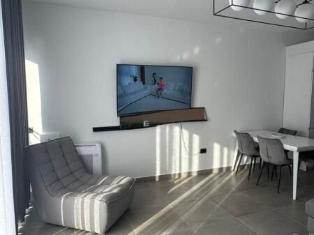 Shitet apartament 1+1 ne Shengjin te Rana e Hedhun!