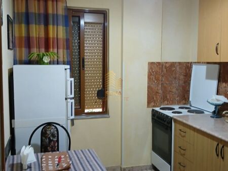 Qira, Apartament 1+1, Ish Parku i Autobuseve, 35.000 Lek/Muaj