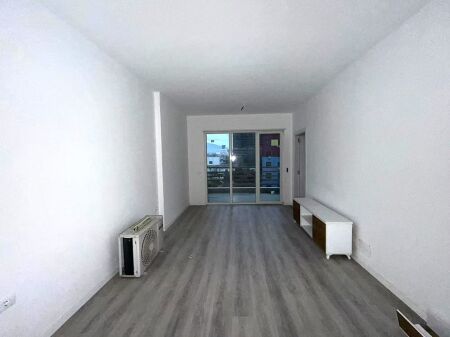 Appartamento 1+1+Parcheggio in affitto presso la Residenza E88 a Lapraka.