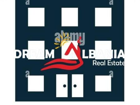 Si affitta edificio di 4 piani sul lato della strada a Xhamllik vicino a piazza Shtraus (ID 4251443)