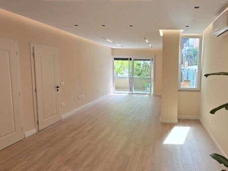 🏢✨ Jepet me Qira Ambient Biznesi – përballë COIN / RTSH ✨🏢