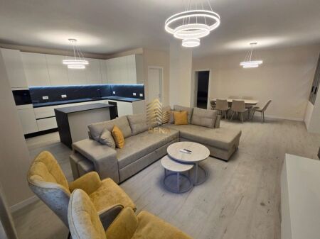 Qira, Apartament 3+1+2blk+2wc,Komuna Parisit, Prane Kristal Centre,1400 Euro/muaj