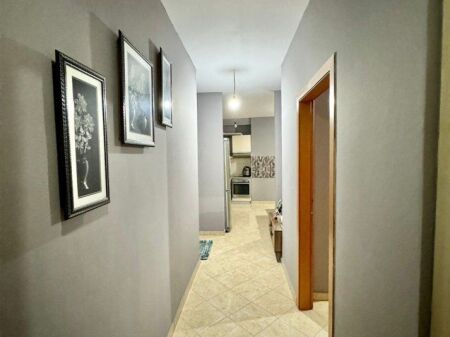 Apartament 1+1, Astir!