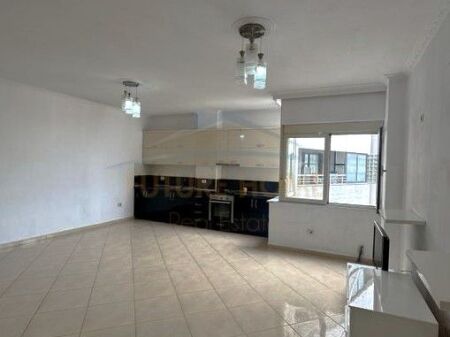 Shitet, Apartament 2+1+2, Unaza e Re prane Rotondos.