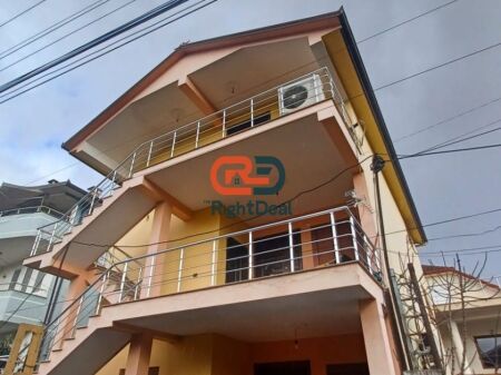 Ne Allias Shitet Vile 3-Kateshe Totalisht E Investuar Gati Per Banim!!