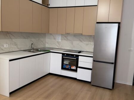 JEPET ME QIRA 2+1+2 RRUGA 5 MAJI 650 EURO