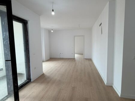 🏡 Shitet Apartament 2+1 + 2 Tualete – Komuna e Parisit 📍