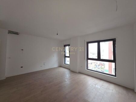 OKAZION - SHESIM APARTAMENT 2+1+2 – KOMUNA E PARISIT PRANE BAR "OSLO"