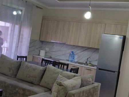 apartament me qera 2+1 5-Maji